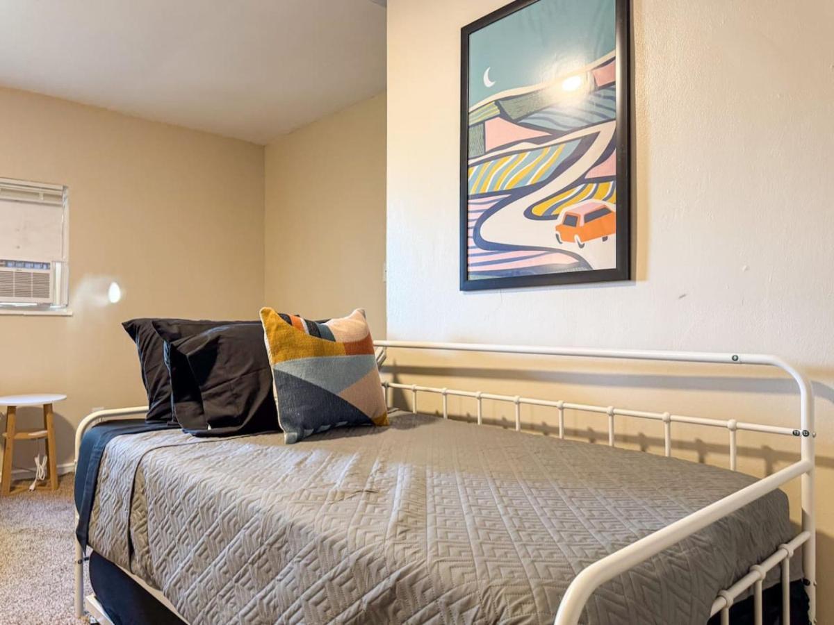 2 Full 4 Bedrooms With 14 Beds And Parking Apartment *