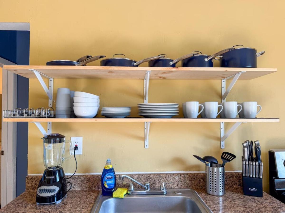 2 Full 4 Bedrooms With 14 Beds And Parking Apartment *